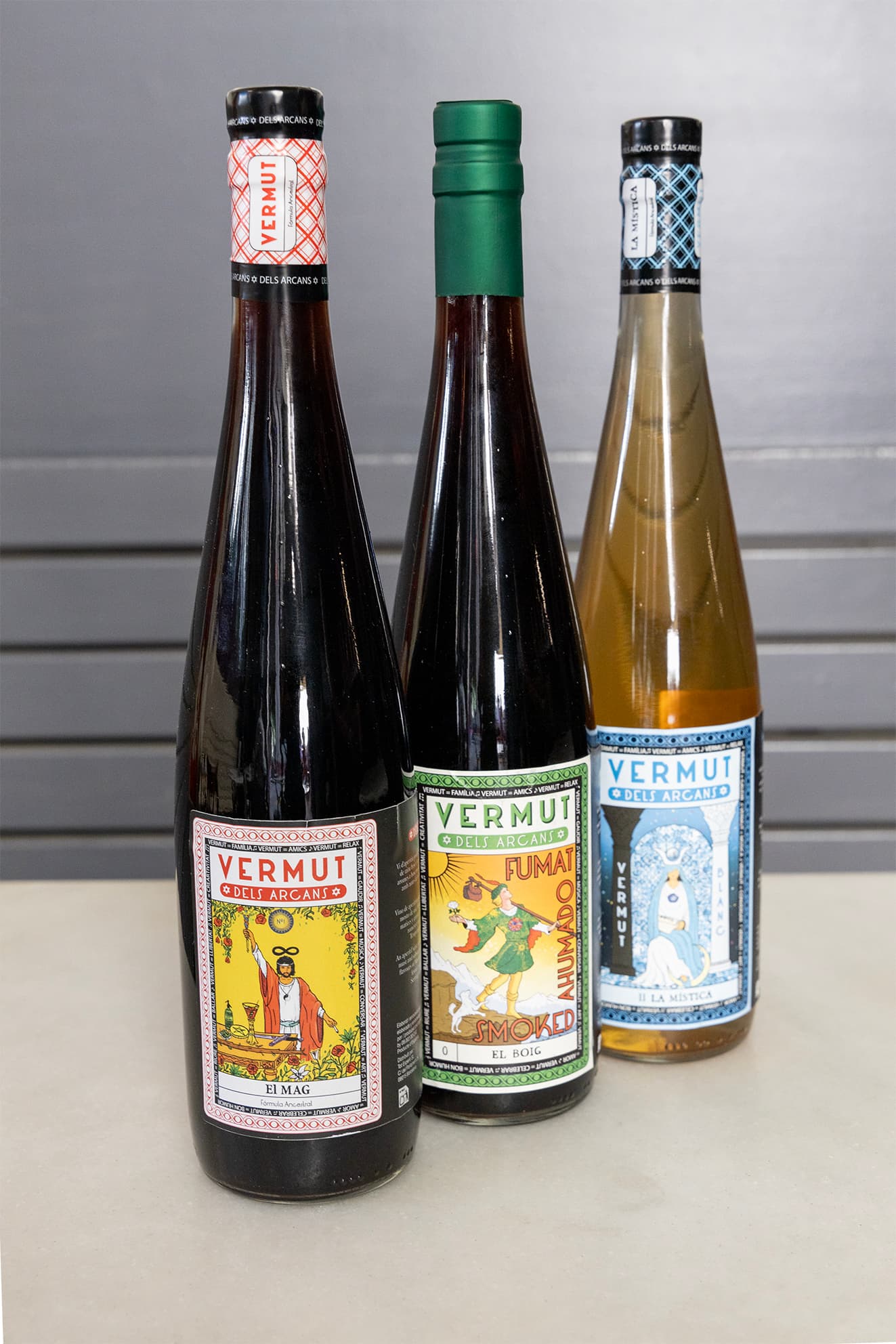 Les tres ampolles de Vermut dels Arcans juntes